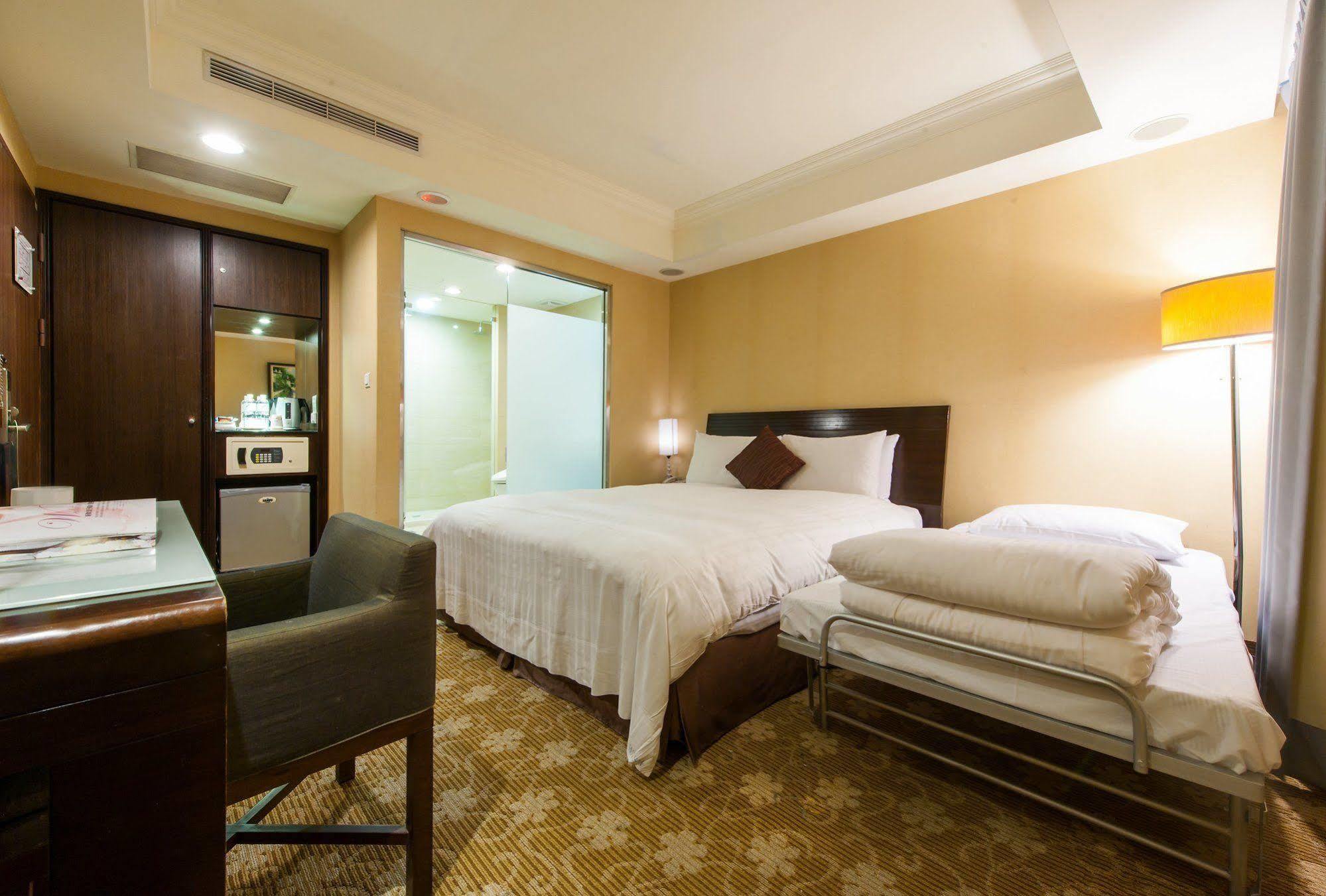 Wish Hotel Taipei Bagian luar foto