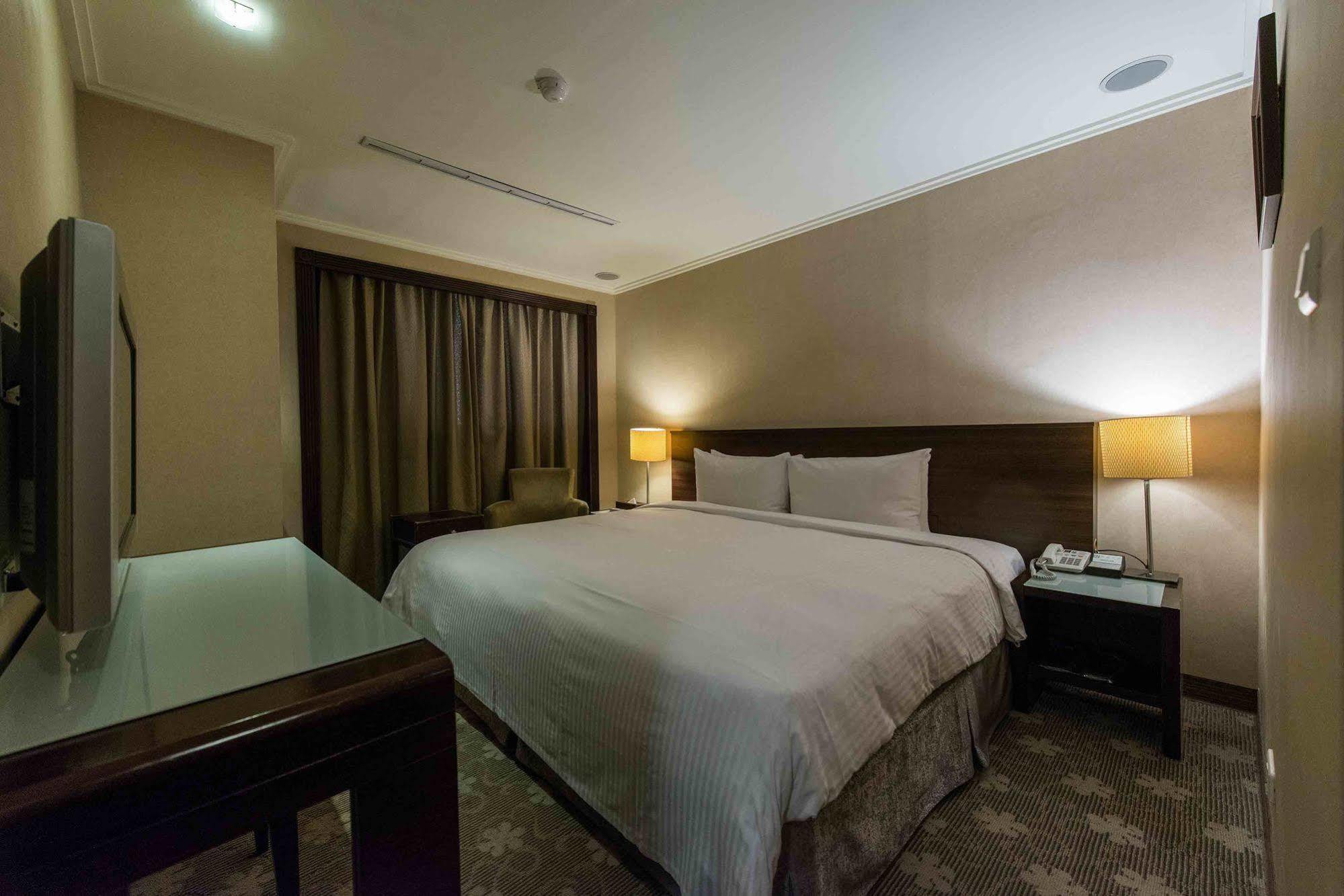 Wish Hotel Taipei Bagian luar foto